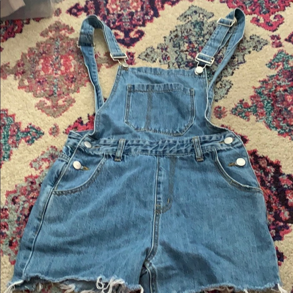 EUC brandy Melville jean short overalls